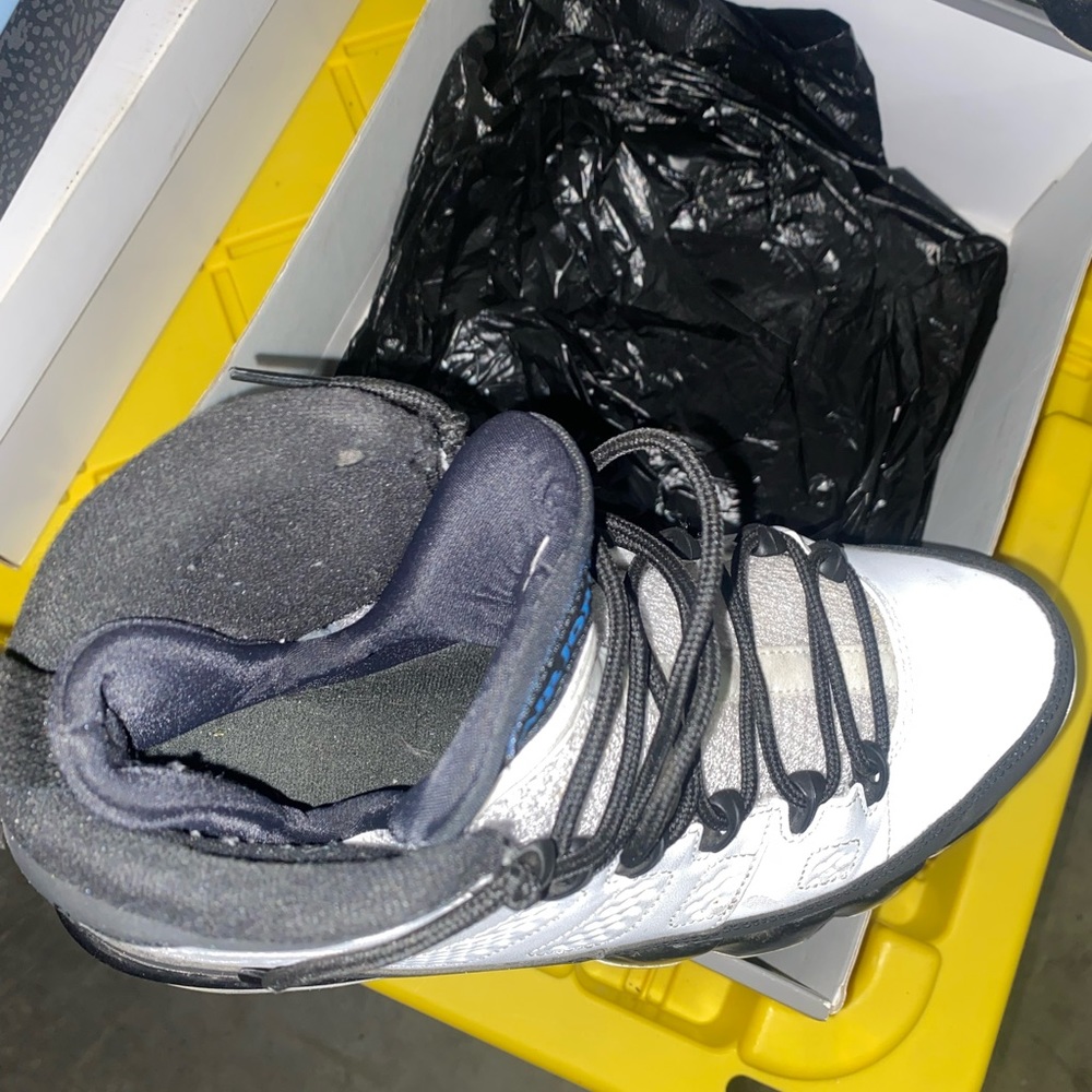 Jordan 9 - Picture 3 of 4